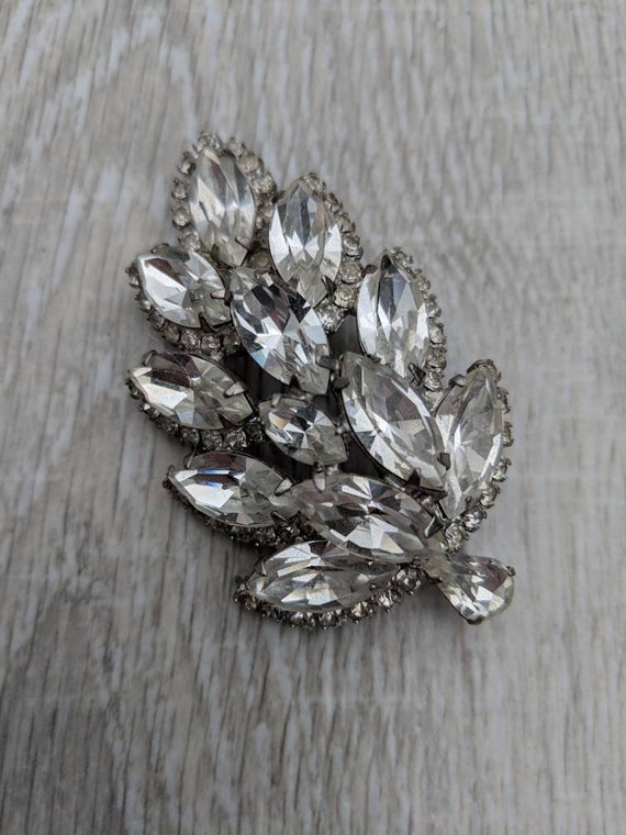 Dazzling Three Dimensional Rhinestone Leaf Brooch - image 10