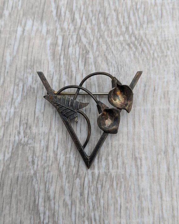 1940s Sterling Silver V for Victory Calla or Peace