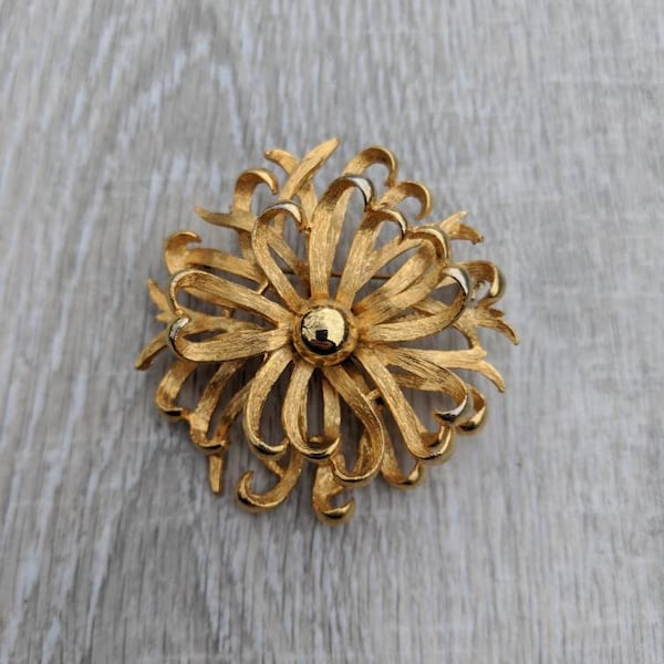 Chrysanthemum Brooch - Etsy