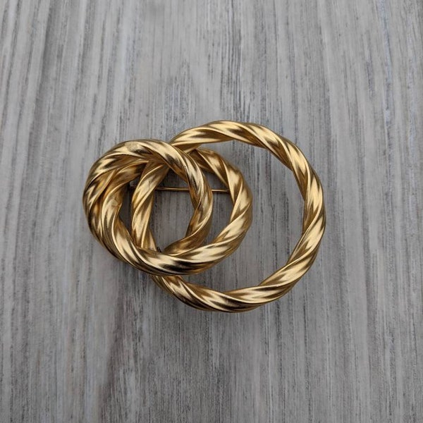 Satin Finish Twisted Gold Tone Metal Looping Rope Knot Brooch