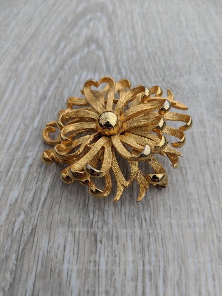 Glossy and Matte Finish Gold Tone Chrysanthemum Flower Brooch | Etsy