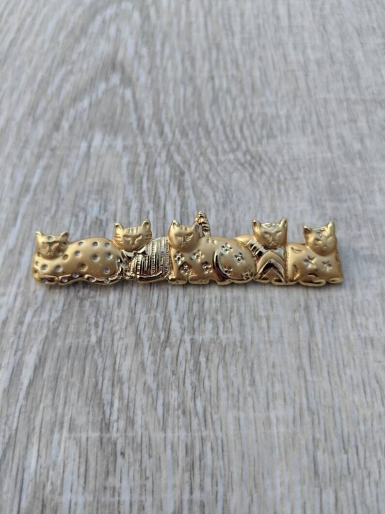 AJC Satin and Glossy Finish Gold Tone Metal Line of Crazy Quilt Patchwork Cats Brooch