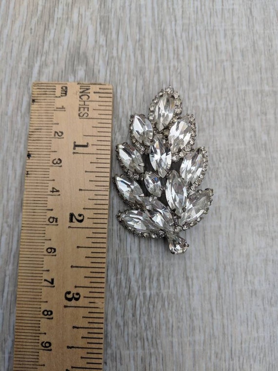 Dazzling Three Dimensional Rhinestone Leaf Brooch - image 2