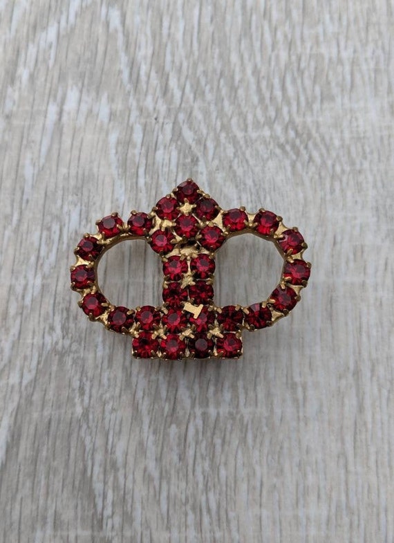 Ruby Red Rhinestone and Gold Tone Crown Brooch