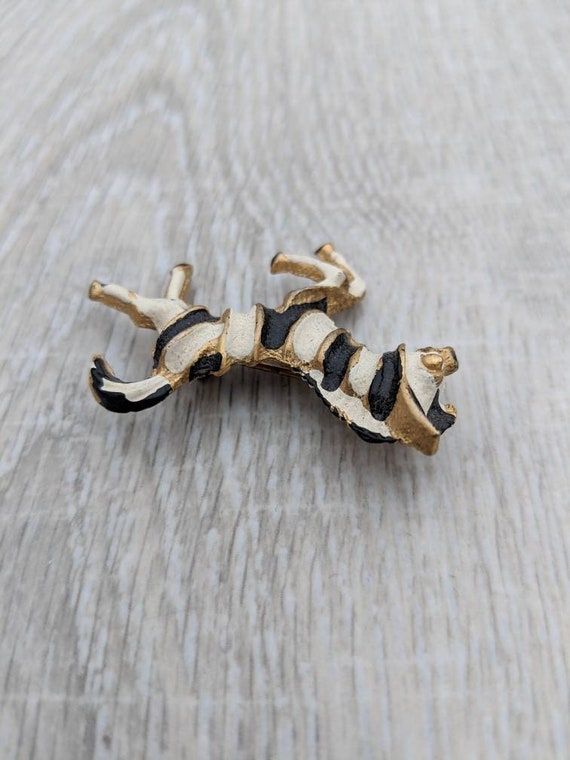 Black and White Enamel and Gold Tone Zebra Brooch - image 6