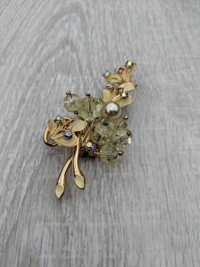 and Glass Bead Floral Corsage Brooch Aurora Borealis and Amber Austrian Crystal Faux Pearl 1940s Kramer Pale Yellow Enamel