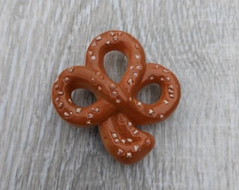 Hallmark Resin Shamrock Pretzel Brooch