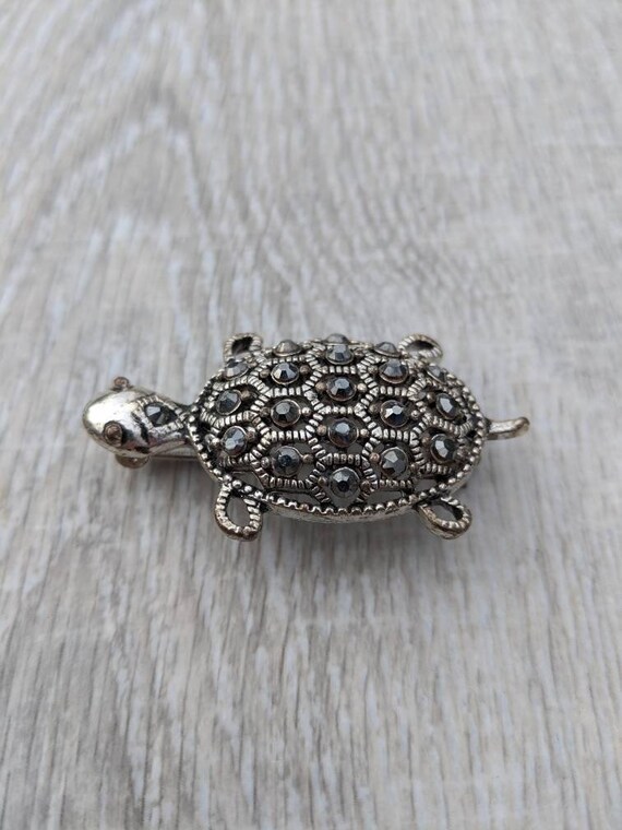 Faux Marcasite and Textured Silver Tone Openwork … - image 9