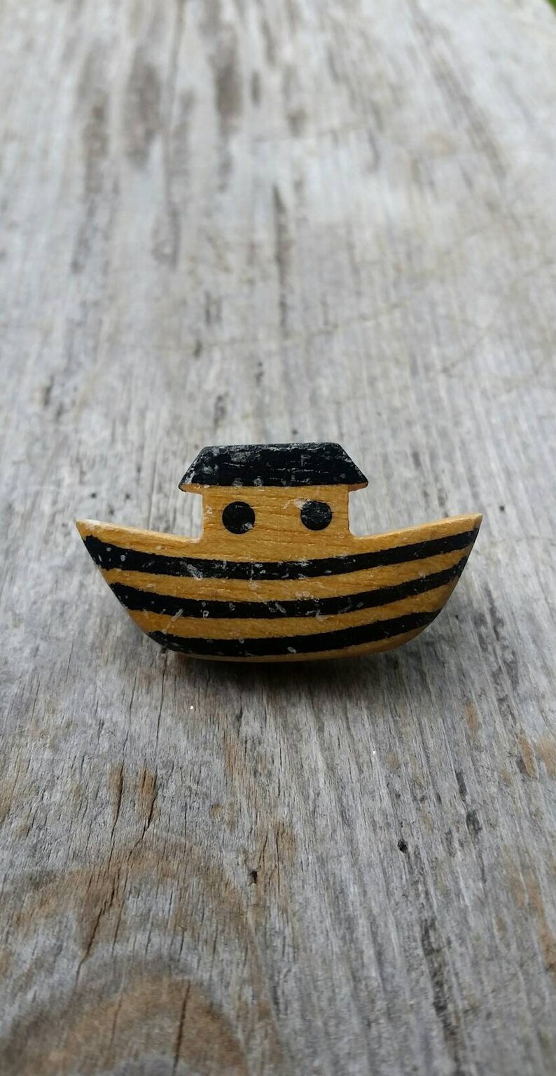 Black Painted Wooden Boat Brooch Image 0