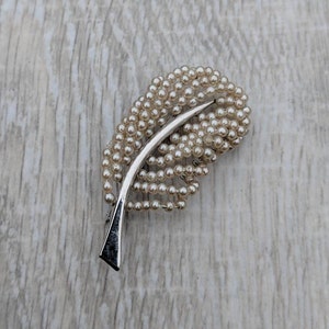 RAINBOW BOX Leaf Brooch Pins For Women Fashion, Pearl With Austria Crystal  Jewelry Womens Brooches & Pins D432423 From Seyu, $19.9