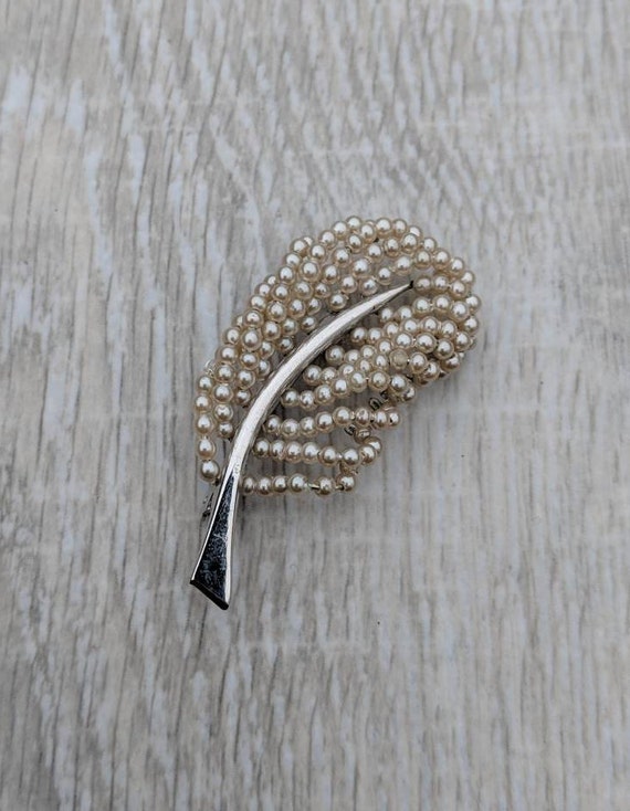 Faux Seed Pearl and Silver Tone Wire Feather Quill