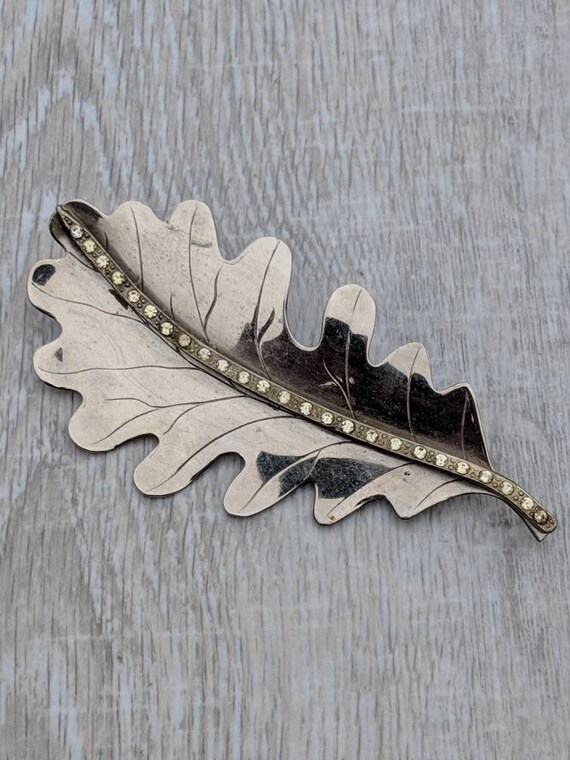 Broche (pin) Pilgrim En Forme De Feuille - Finition Silver Tone - Danemark - Neuf Sans Emballage