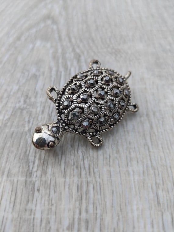 Faux Marcasite and Textured Silver Tone Openwork … - image 6