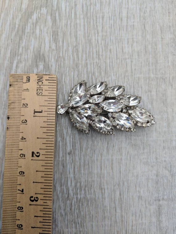 Dazzling Three Dimensional Rhinestone Leaf Brooch - image 3