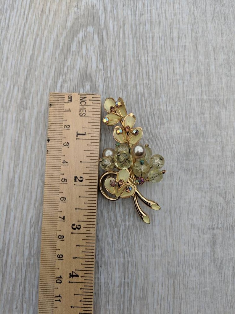 and Glass Bead Floral Corsage Brooch Aurora Borealis and Amber Austrian Crystal Faux Pearl 1940s Kramer Pale Yellow Enamel