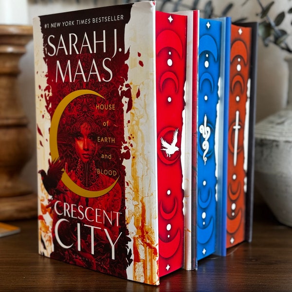 House of Earth and Blood (Crescent City, 1) by Sarah J. Maas, hand sprayed edges!
