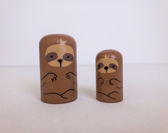 Miniature Wood Sloth Figurines: Hand-Painted Peg Doll Set