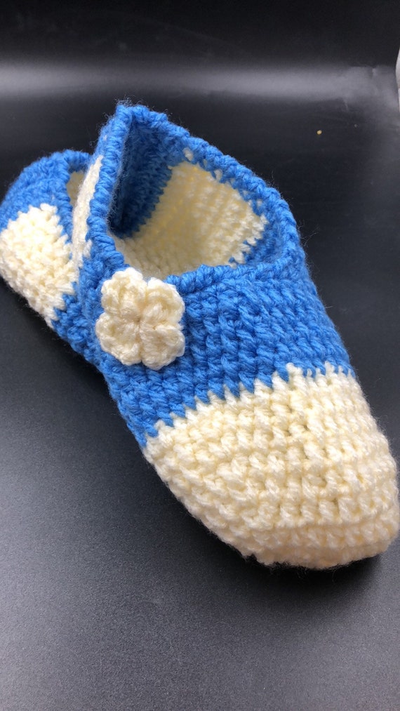 Knit slippers
