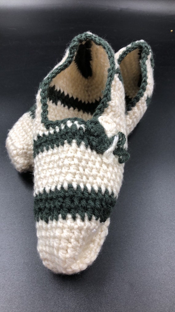 Knit slippers
