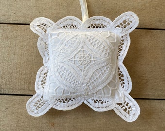 Battenberg Lace Sachet ~ NEW
