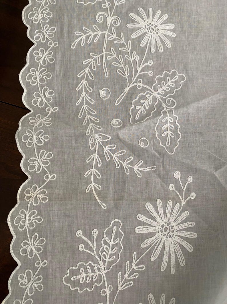 68"x 108" Swiss Tambour Lace Tablecloth ~ image 2
