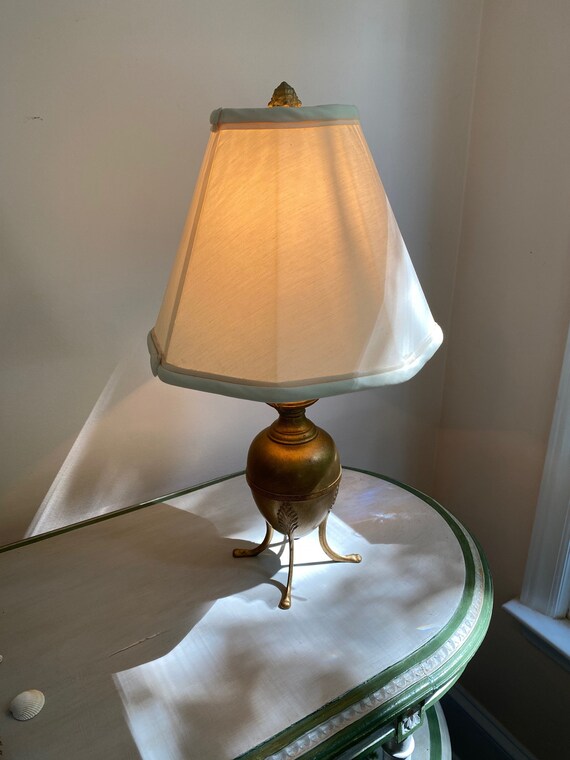 Lamps with gold accents deals
