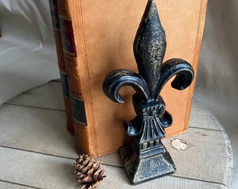 Fleur de Lis Bookends ~ Iron w/ Gilded Gold accent (Qty of 2