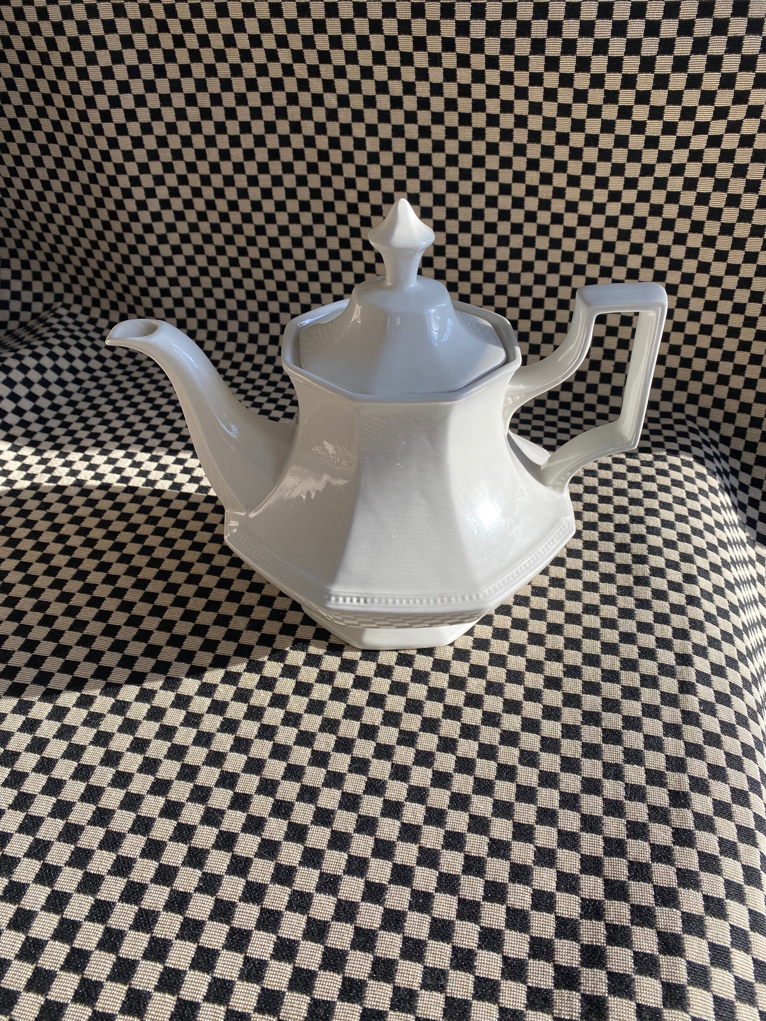 Vintage Heritage White English Ironstone Teapot~ Johnson Brothers