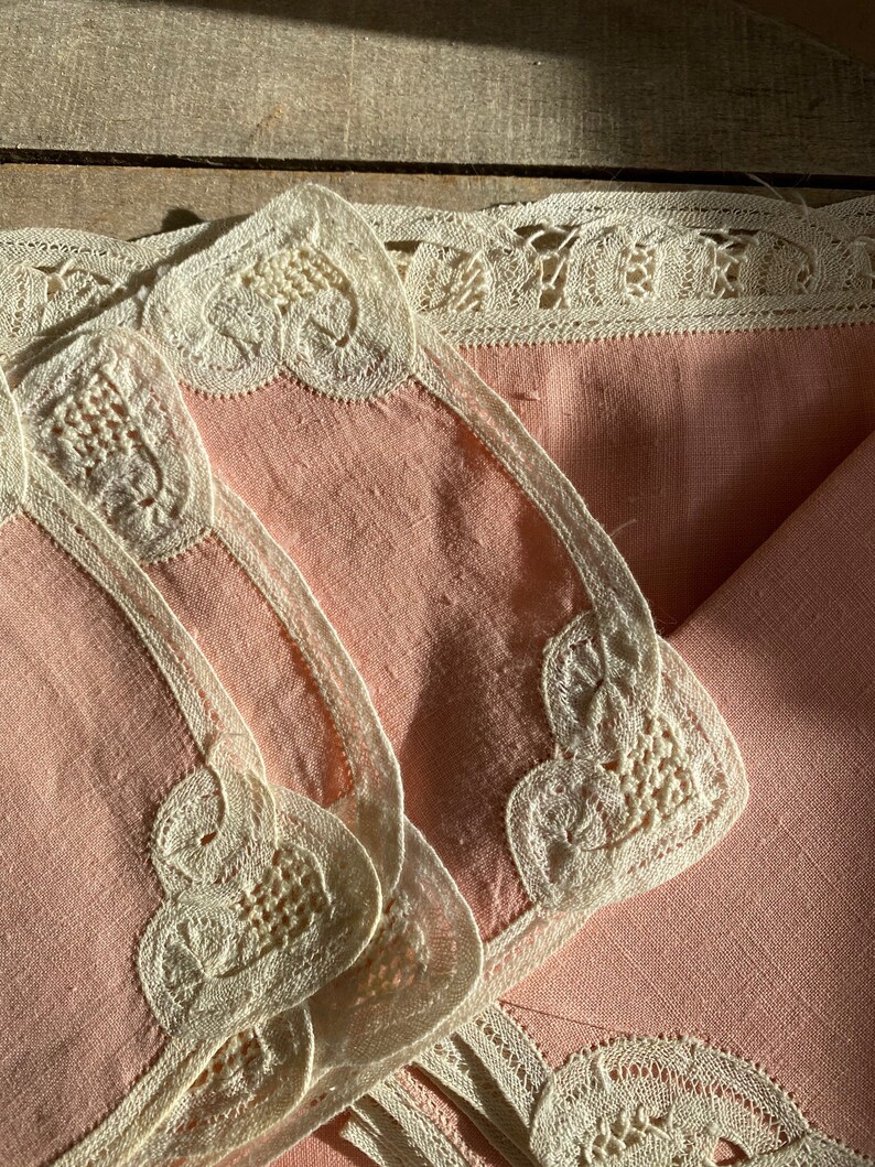 Vintage Pink Linen & Brussels Lace Placemat Set image 3