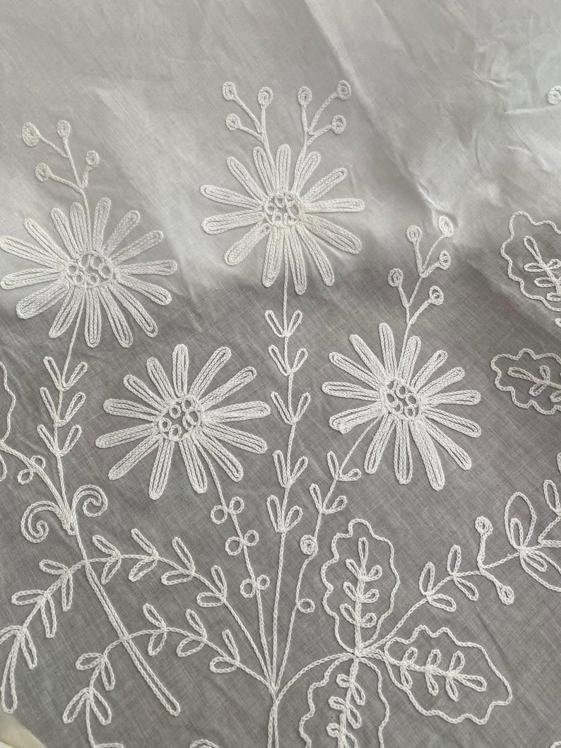 68"x 108" Swiss Tambour Lace Tablecloth ~ image 7