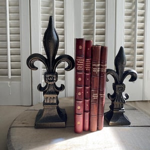 Cast iron Fleur De Lis Bookends ( Qty of 2 )