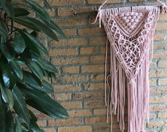 Wall hanger lovely pink