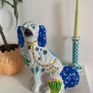 Duży niestandardowy malowany botaniczny pies rasy Staffordshire Wally