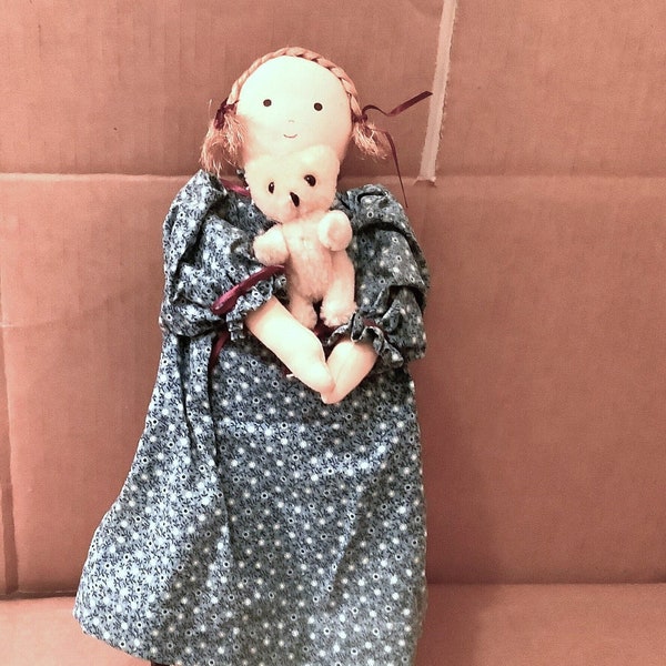 Vintage 1986 Hand Crafted 14 " Rag Doll Sweet Elizabeth Holding Her Teddy Bear Signed By Evi