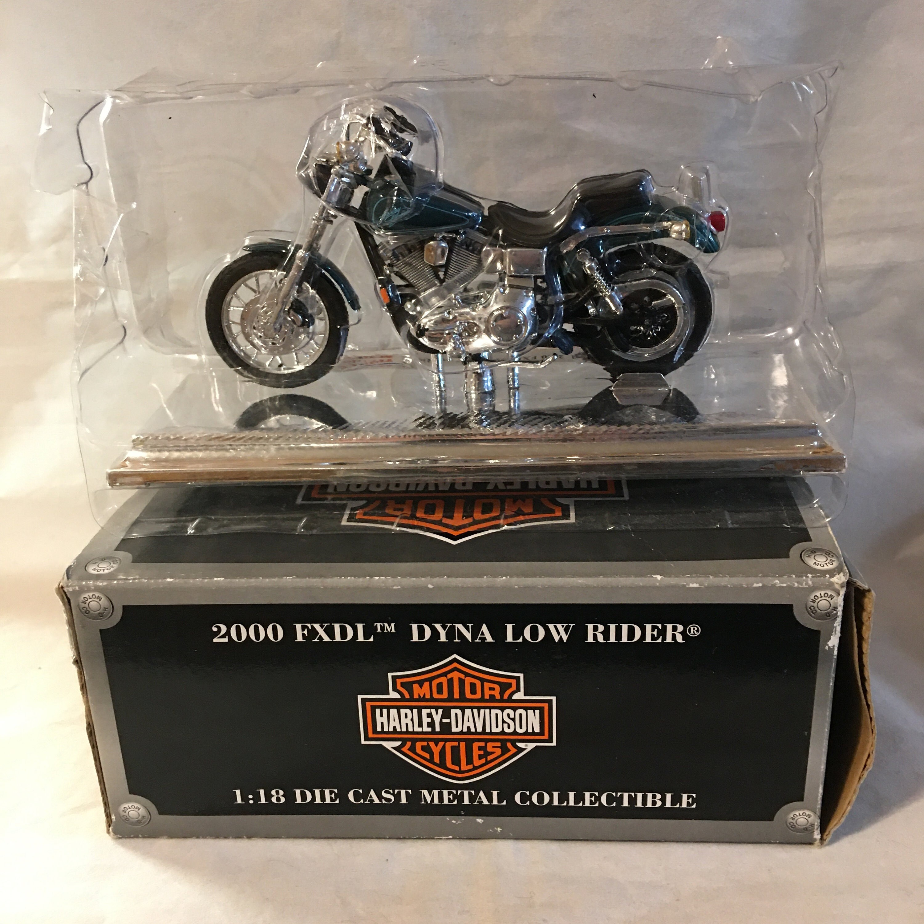HARLEY-DAVIDSON 2002 FXDL Dyna Low Rider 1:24 Moto Modello Die-cast 