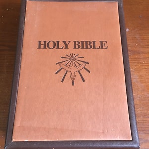 Holy Bible the Comfort Edition King James Version White Cover 1991 with Storage Case