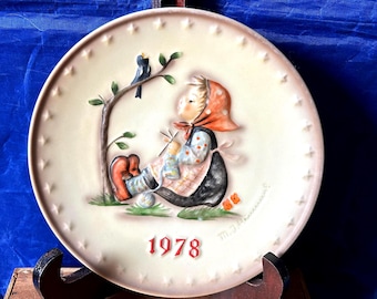 Vintage 1950's Goebel Hummel Figurine – “stormy Weather” #71 TMK-2