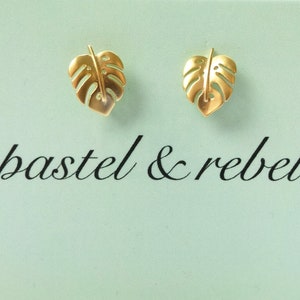 earrings matte gold platted mini Monstera leaves, tiny leaf, green house, urban jungle style, exotic image 1