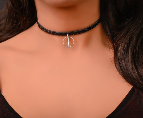 Tageskragen fr Subs, BDSM Halsband, Sklavenhalsband, Submissives  Tageshalsband dezent, Spike Choker Halsband fr Frauen, Sub Schmuck -  Etsy.de