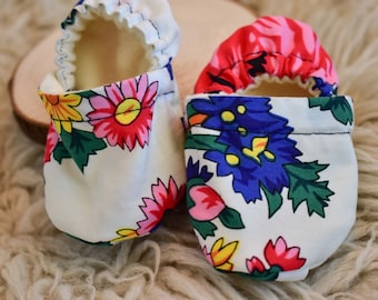 White Masaani fabric baby crib shoes, white baby shoes, baby soft shoes, toddler shoes