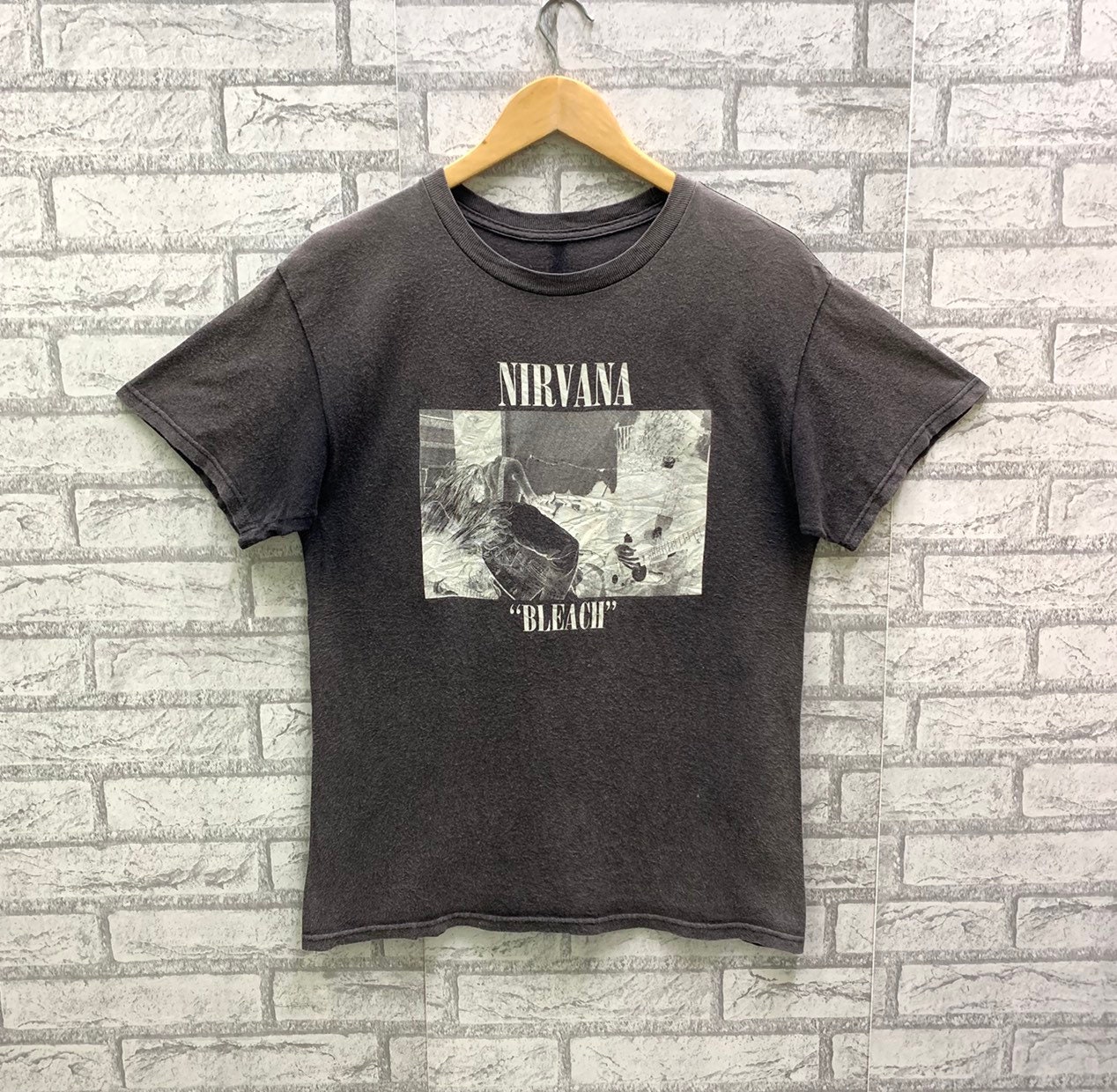 Vintage Nirvana Bleach Grunge Band T-shirts -  Canada