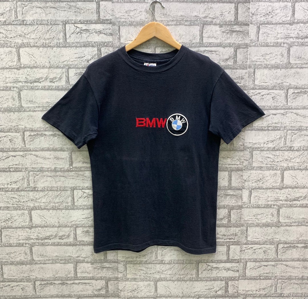 トップス SOUVENIR EMBLEM TEE SOUVENIR EMBLEM TEE PhotoOct122023_50729PM_346562e