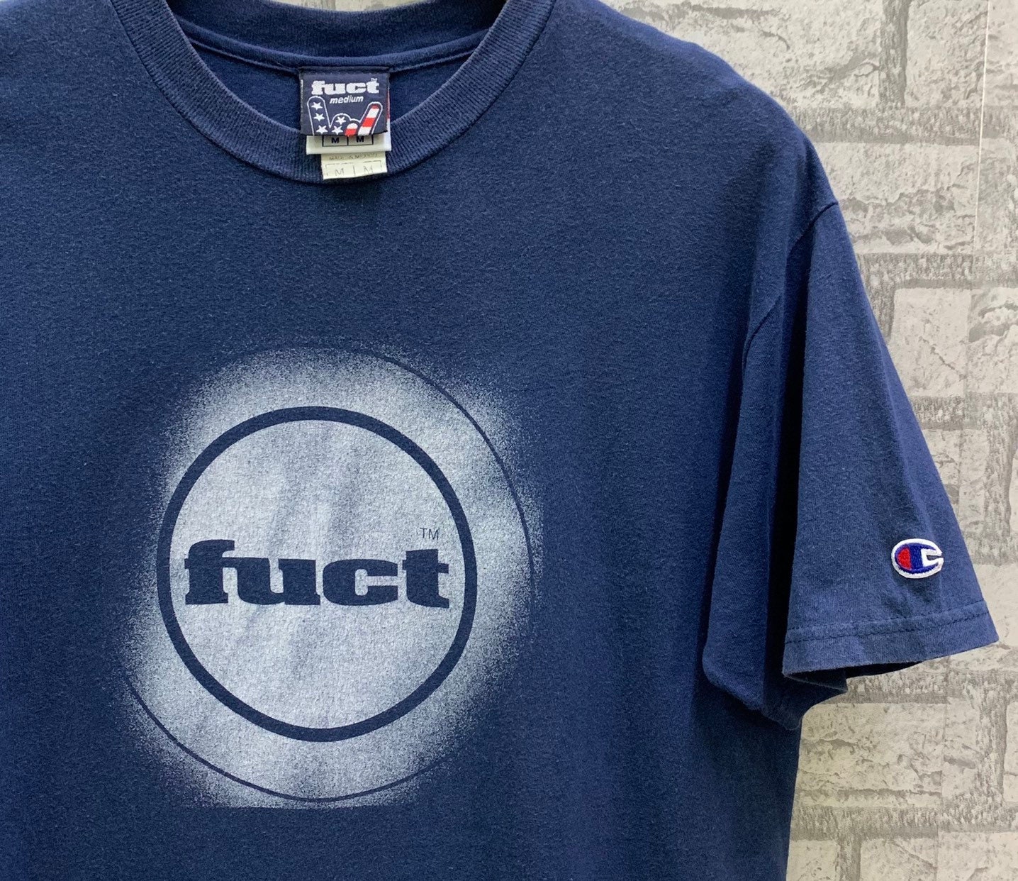 FUCT FW17 ロゴT XL デッドストック - メルカリ