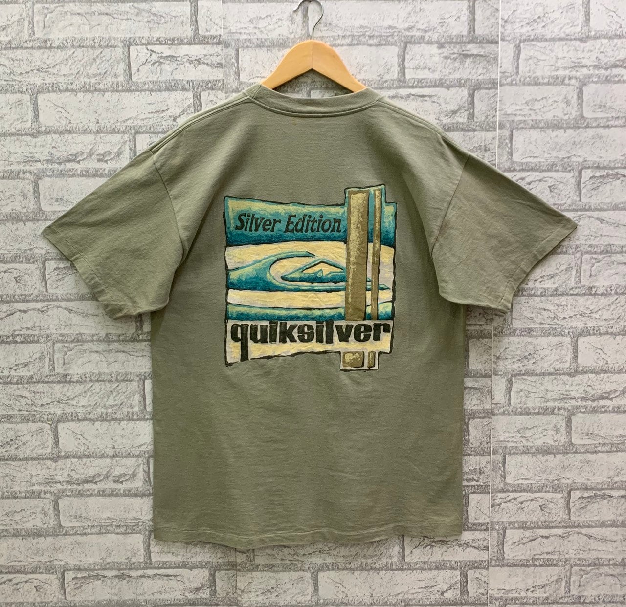 Vintage 90s Quiksilver Silver Edition Surfing Back Print T Vintage 90s Quiksilver Silver Edition Surfing Back Print T