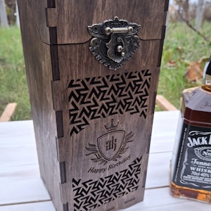 Vintage whiskey box Wooden whiskey box Custom wine box Gift for him Engraved wine box Wooden whiskey box Wine box Best man gift Whisky box