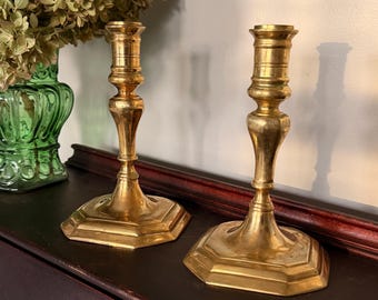 American Made Vintage Virginia MetalCrafters Colonial Williamsburg Brass Candle Sticks | PAIR