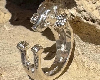 Perro salchicha de pelo largo en plata 925, bronce italiano de 18 kt.