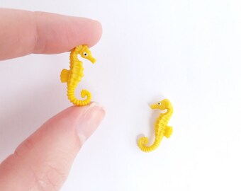 little plastic fish toys