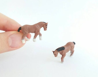 small horse figurines plastic