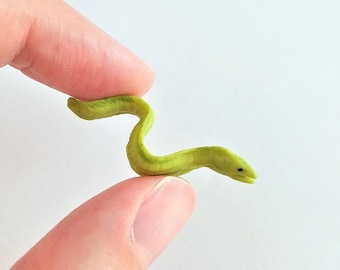 Tiny Eel Figurine - Soft Plastic Animal for Diorama or Aquarium - Realistic Miniature Moray Figure - Mini Sea Life Fish - Tropical Fish Toy